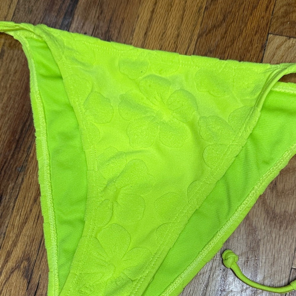 Neon Yellow Bikini Set - Picture 5 of 9